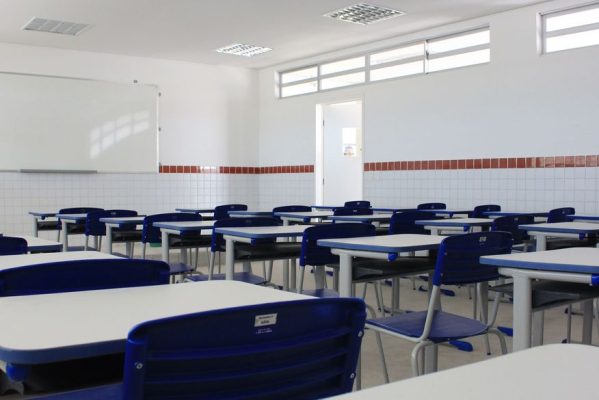 sala_de_aula_vazia2_foto-walla_santos-2-599x400 MEC decide suspender cronograma de implementação do Novo Ensino Médio