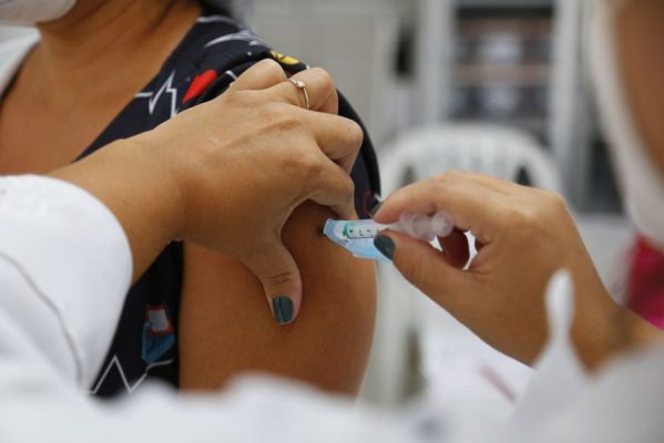 210217-vacina-lar-olavo-bilac-tf46721-599x400 Paraíba aguarda decisão do Ministério da Saúde sobre prorrogação de vacinação contra gripe