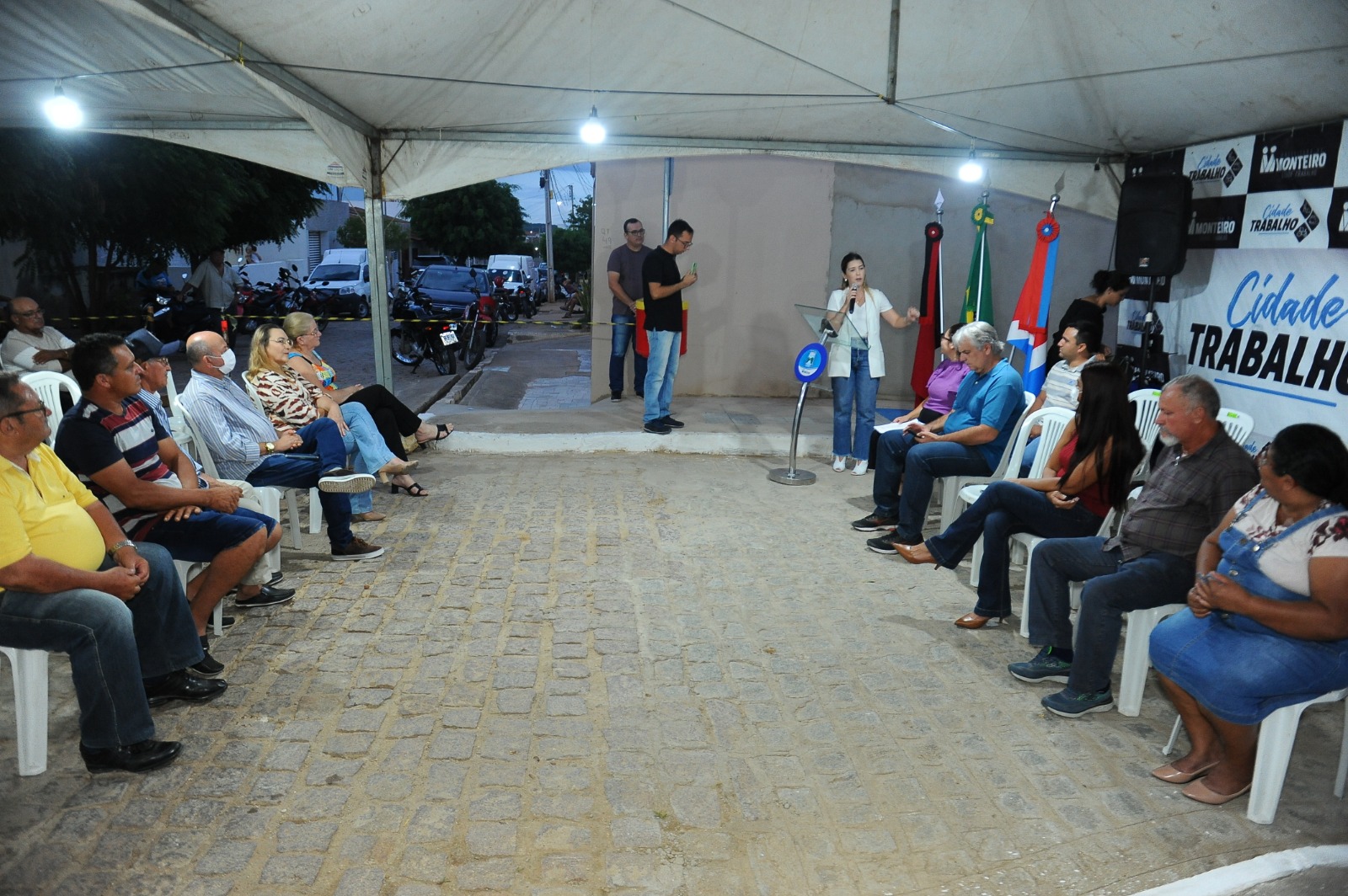 Pavimentacao-11 Cidade Trabalho: Prefeita Anna Lorena entrega mais uma rua pavimentada em Monteiro