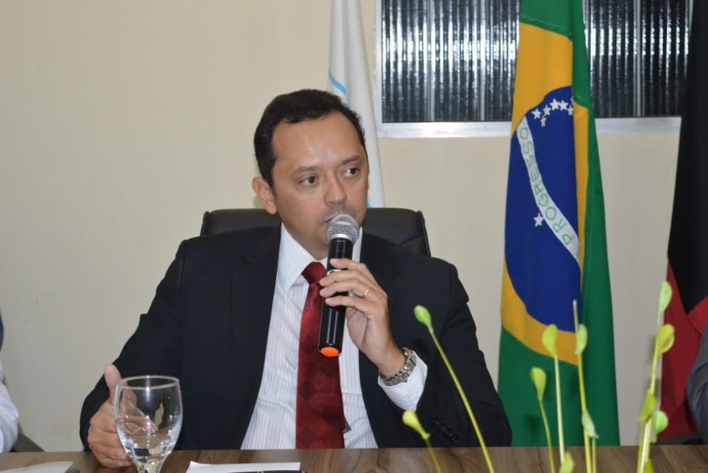 eden-prefeito Prefeito Éden Duarte requer estadualização de trecho que liga Sumé ao Distrito de Pio X