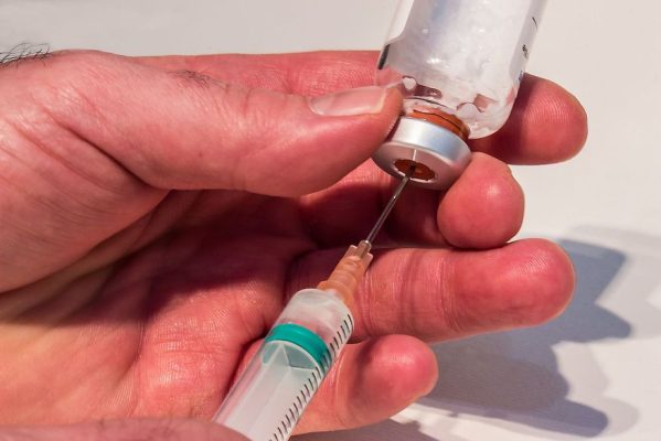 seringa_vacina_foto_pixabay-1-599x400 Saúde da Paraíba realiza dois dias D de vacinação em maio para ampliar as coberturas vacinais