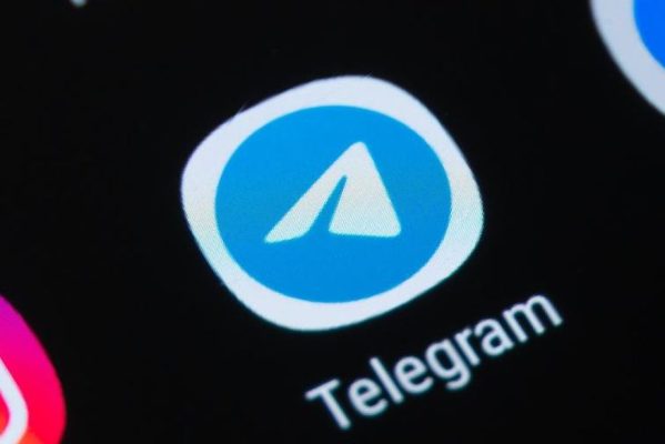 telegram-1647636922259_v2_900x506-599x400 Telegram manda mensagem a usuários criticando PL das Fake News