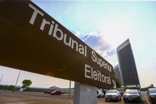 tse_tribunal_superior_eleitoral_foto_marcelo_camargo_agencia_brasil-599x400 Lula indica dois advogados para ministros do TSE, confirma Moraes