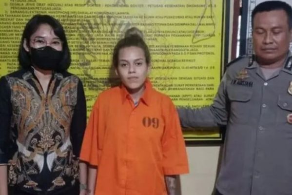presa_idonesia-599x400 Brasileira presa com drogas escapa da pena morte na Indonésia