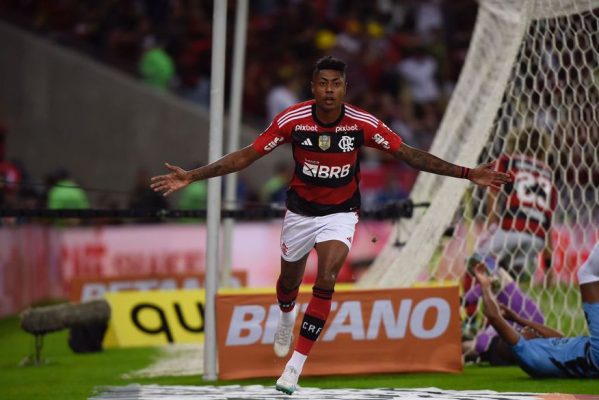 brunohenriquefotoflamengo1-599x400 Bruno Henrique garante vitória do Flamengo sobre o Athletico-PR