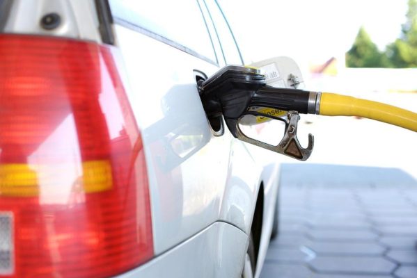 combustivel_gasolina_abastecimento_foto_pixabay-1-599x400 Município do Sertão da Paraíba gasta mais de R$ 3,2 milhões na compra de gasolina, diesel e graxa para motor
