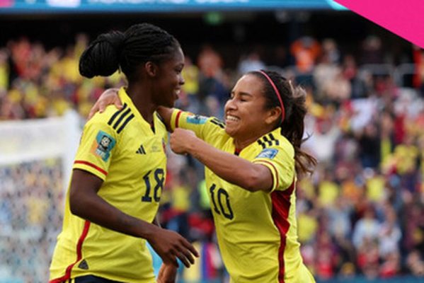 jogocolombiacoreiadosul1-599x400 Colômbia vence Coreia do Sul em estreia na Copa Feminina