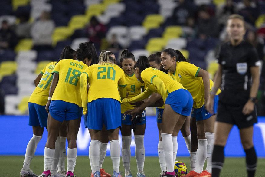 selecao_feminina_she_believes França vence Brasil e assume a ponta do grupo F do Mundial: 2 a 1