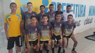 1.2 Torneio realizado por Márcio Eletricista leva lazer e esporte para meninos de Monteiro