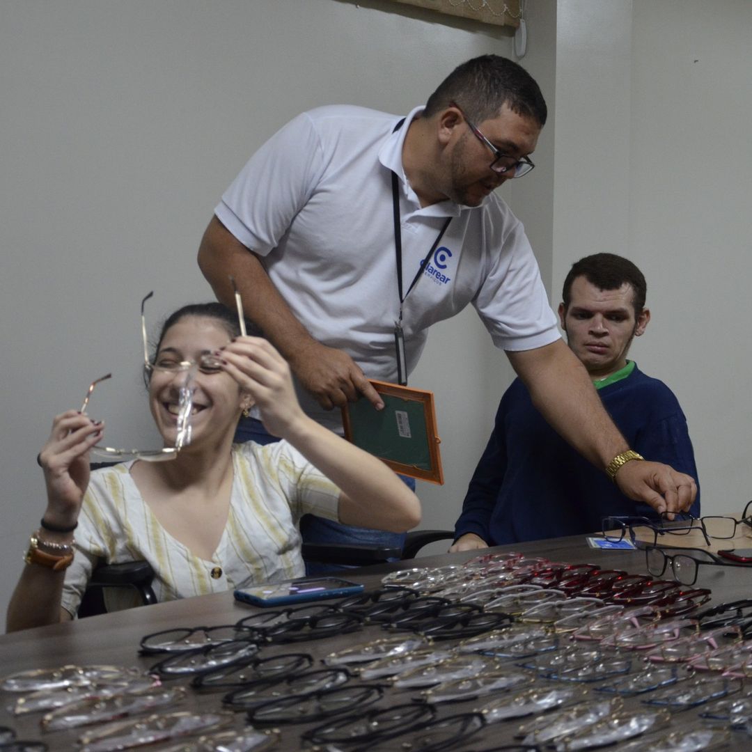 1012969685 Alunos do IFPB campus Monteiro escolhem armação para óculos, através do Programa de Saúde do Estudante