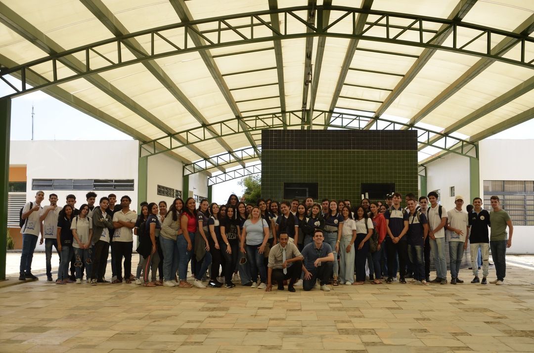 1364814968 Alunos de Sumé visitam campus do IFPB em Monteiro