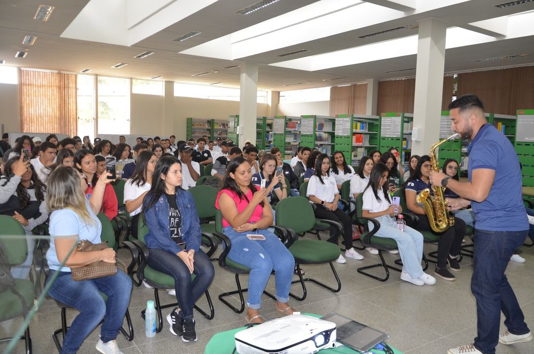 204498615 Alunos de Sumé visitam campus do IFPB em Monteiro
