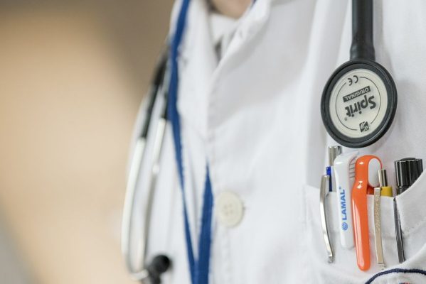 medico_hospital_foto_pixabay-599x400 Ministério da Saúde divulga lista com locais de ações do 'Mais Médicos' na Paraíba e em outros estados