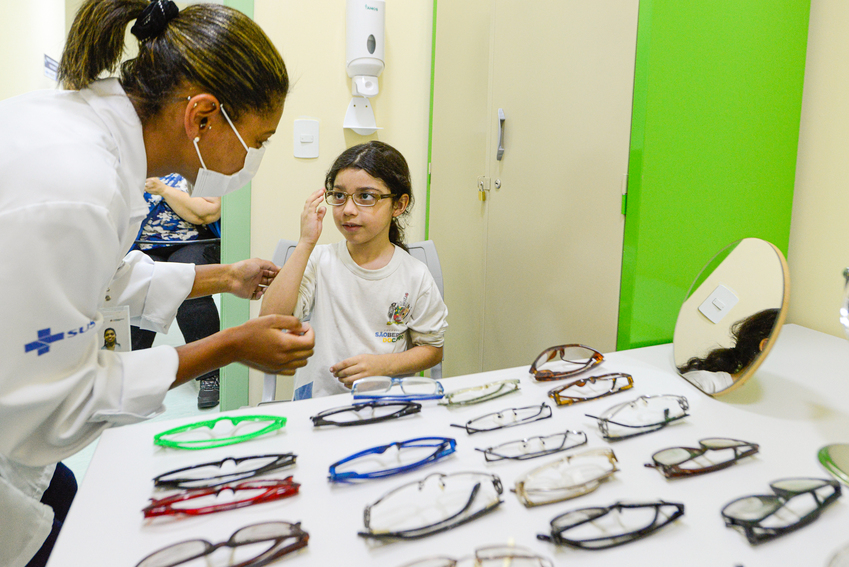 oculos Prefeitura de São João do Tigre beneficia 60 crianças e adolescentes da rede municipal com intervenções para melhorar a visão