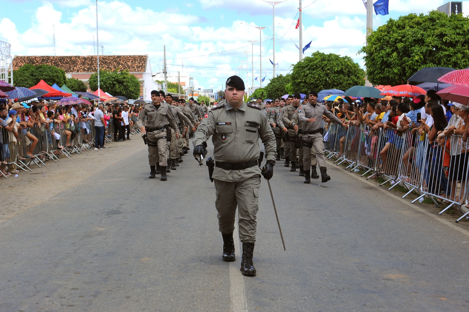 Desfiles-Civicos-em-Monteiro-acontecem-com-grande-presenca-de-publico-e-autoridades-19 Desfiles Cívicos em Monteiro acontecem com grande presença de público e autoridades