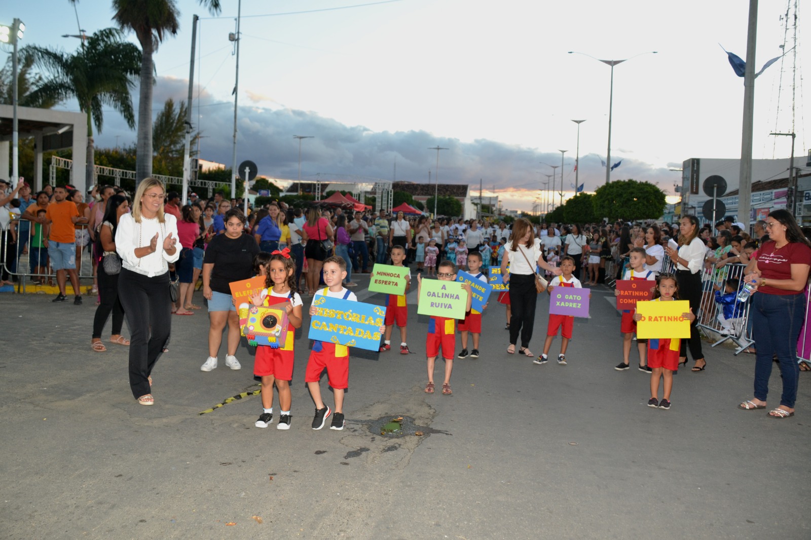 Desfiles-Civicos-em-Monteiro-acontecem-com-grande-presenca-de-publico-e-autoridades-4 Desfiles Cívicos em Monteiro acontecem com grande presença de público e autoridades