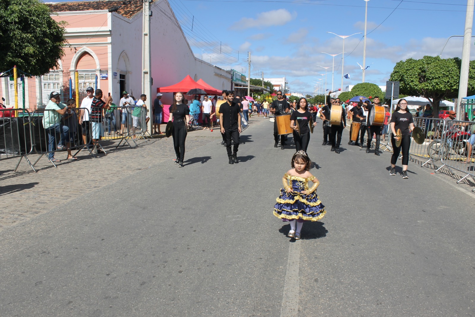 Desfiles-Civicos-em-Monteiro-acontecem-com-grande-presenca-de-publico-e-autoridades-42 Desfiles Cívicos em Monteiro acontecem com grande presença de público e autoridades