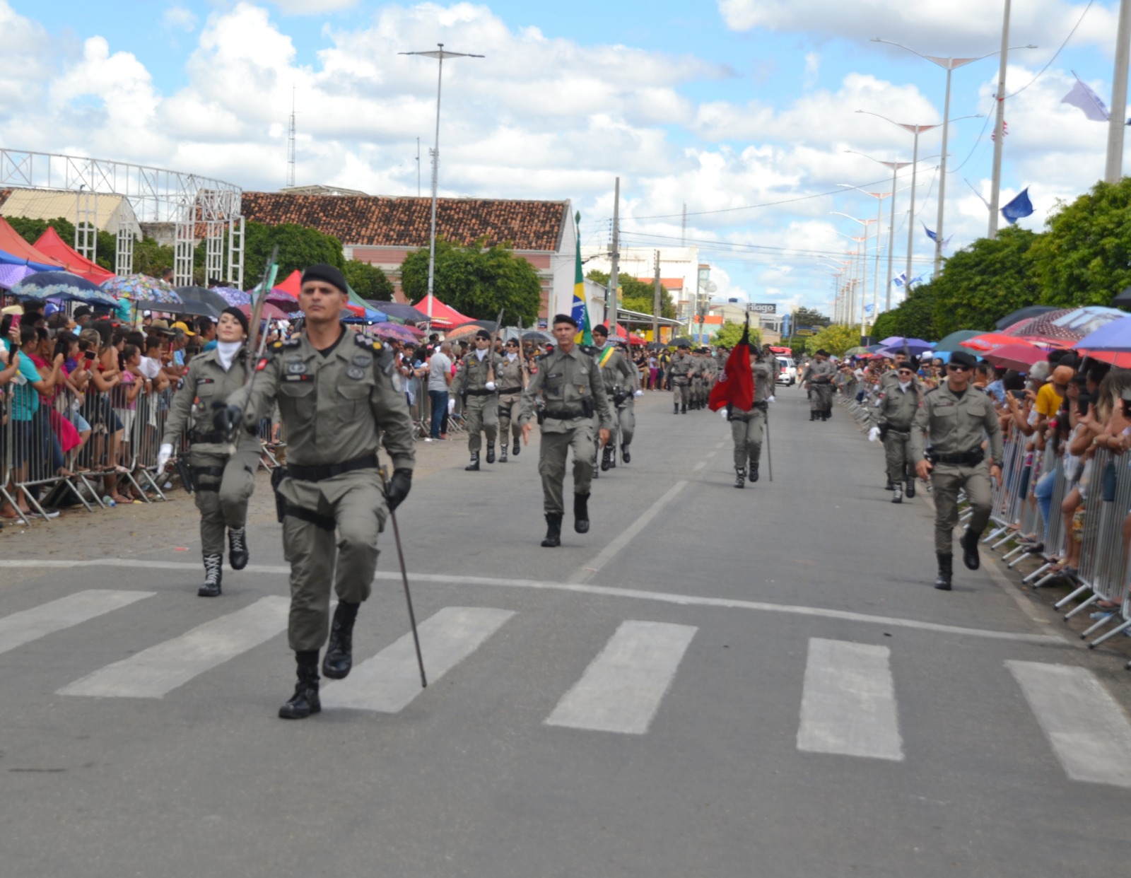Desfiles-Civicos-em-Monteiro-acontecem-com-grande-presenca-de-publico-e-autoridades-46 Desfiles Cívicos em Monteiro acontecem com grande presença de público e autoridades