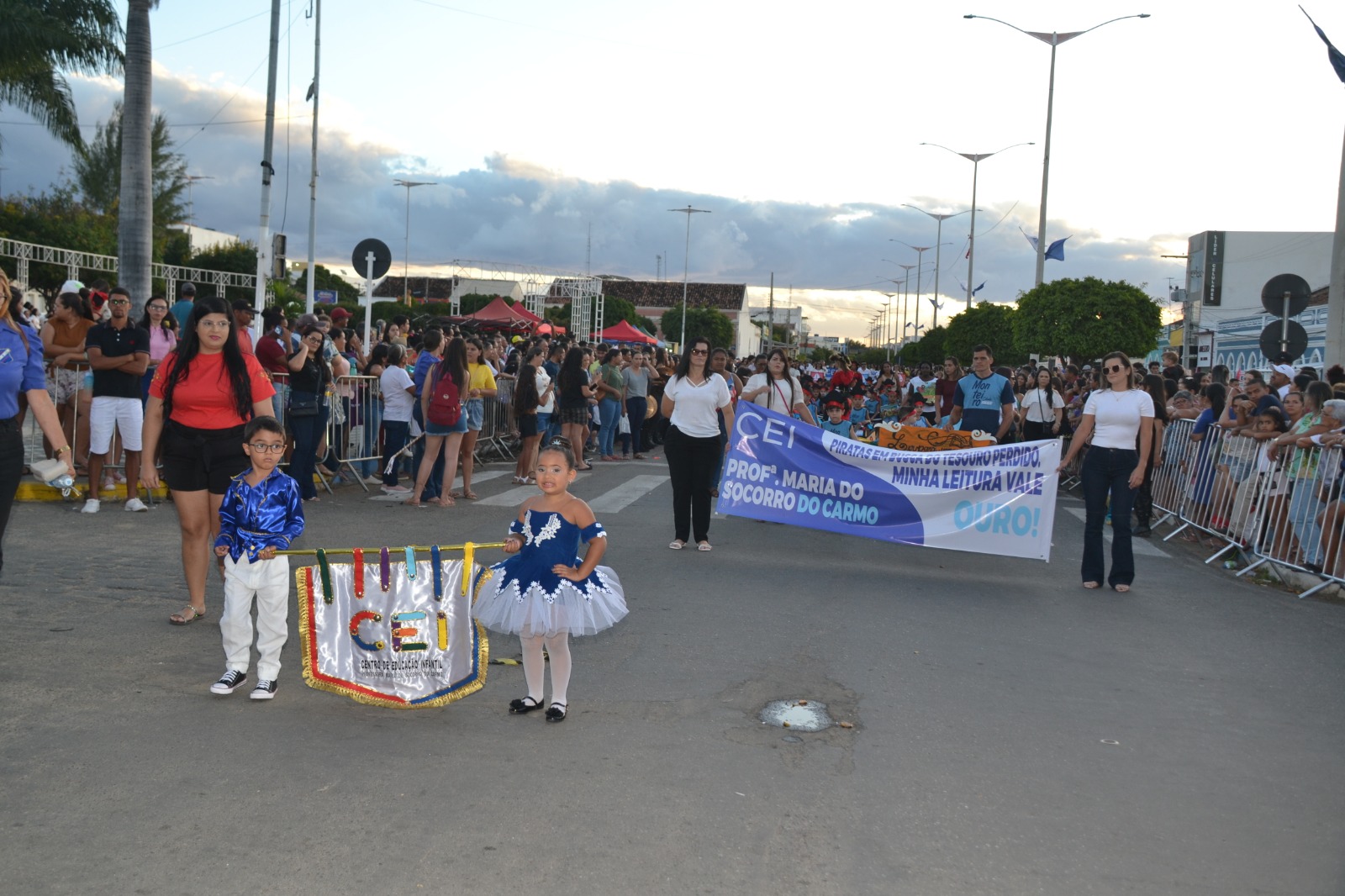 Desfiles-Civicos-em-Monteiro-acontecem-com-grande-presenca-de-publico-e-autoridades-7 Desfiles Cívicos em Monteiro acontecem com grande presença de público e autoridades