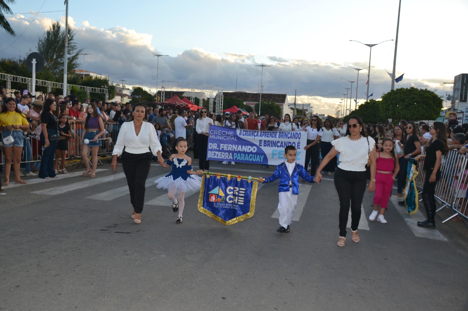 Desfiles-Civicos-em-Monteiro-acontecem-com-grande-presenca-de-publico-e-autoridades-8 Desfiles Cívicos em Monteiro acontecem com grande presença de público e autoridades
