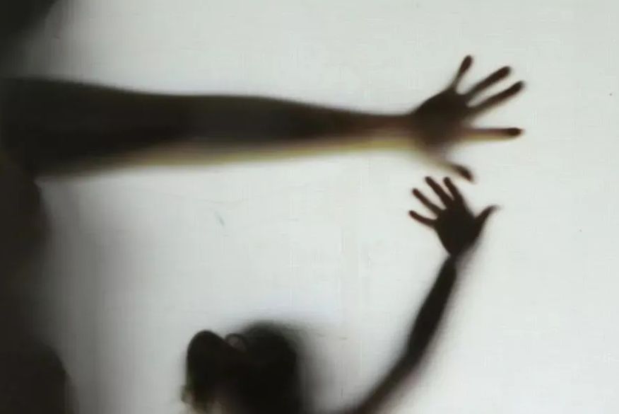 casos-de-estupro Deficiente físico é espancado por populares e preso pela polícia suspeito de estuprar menino de sete anos na PB