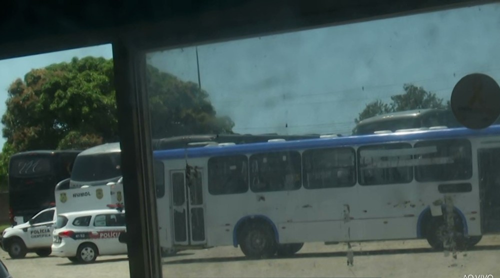 motorista-onibus-esmagado Motorista morre esmagado ao fazer vistoria em ônibus dentro de garagem de empresa na Paraíba