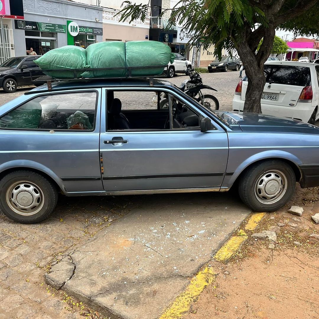 1770986167 Bandidos quebram vidro de carro e roubam botijão de gás no centro de Monteiro