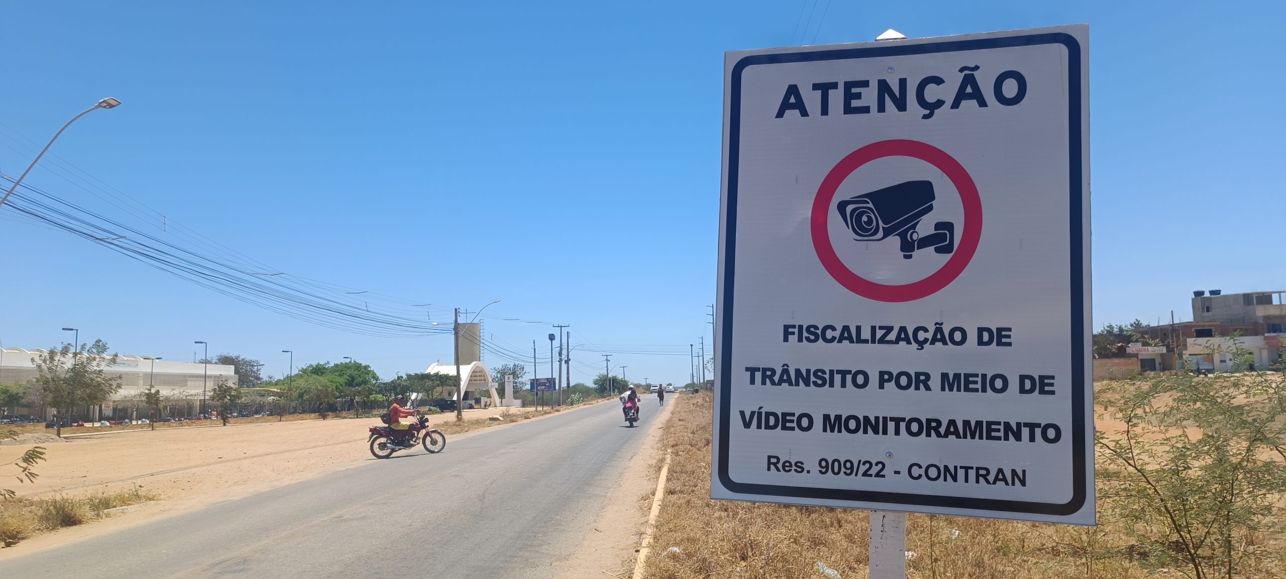 IMG_20231026_113257-scaled Radar eletrônico é instalado na PB-264, em Monteiro na saída para o município de Zabelê