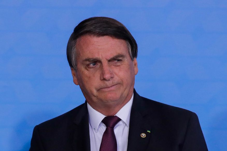 bolsonaropensativo1 Alexandre de Moraes proíbe Bolsonaro de participar de eventos militares