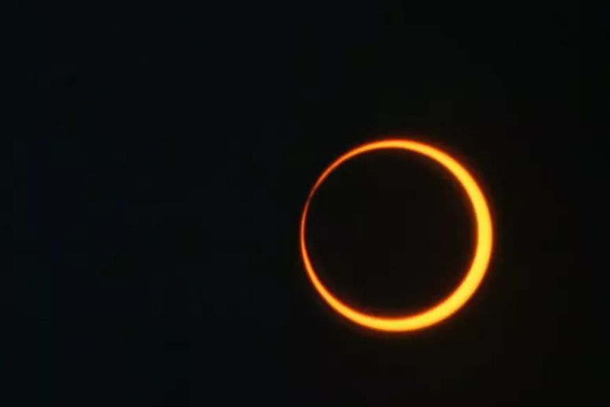 eclipsefototerra Eclipse solar 2023: saiba qual região vai poder ver fenômeno com mais intensidade e os cuidados necessários