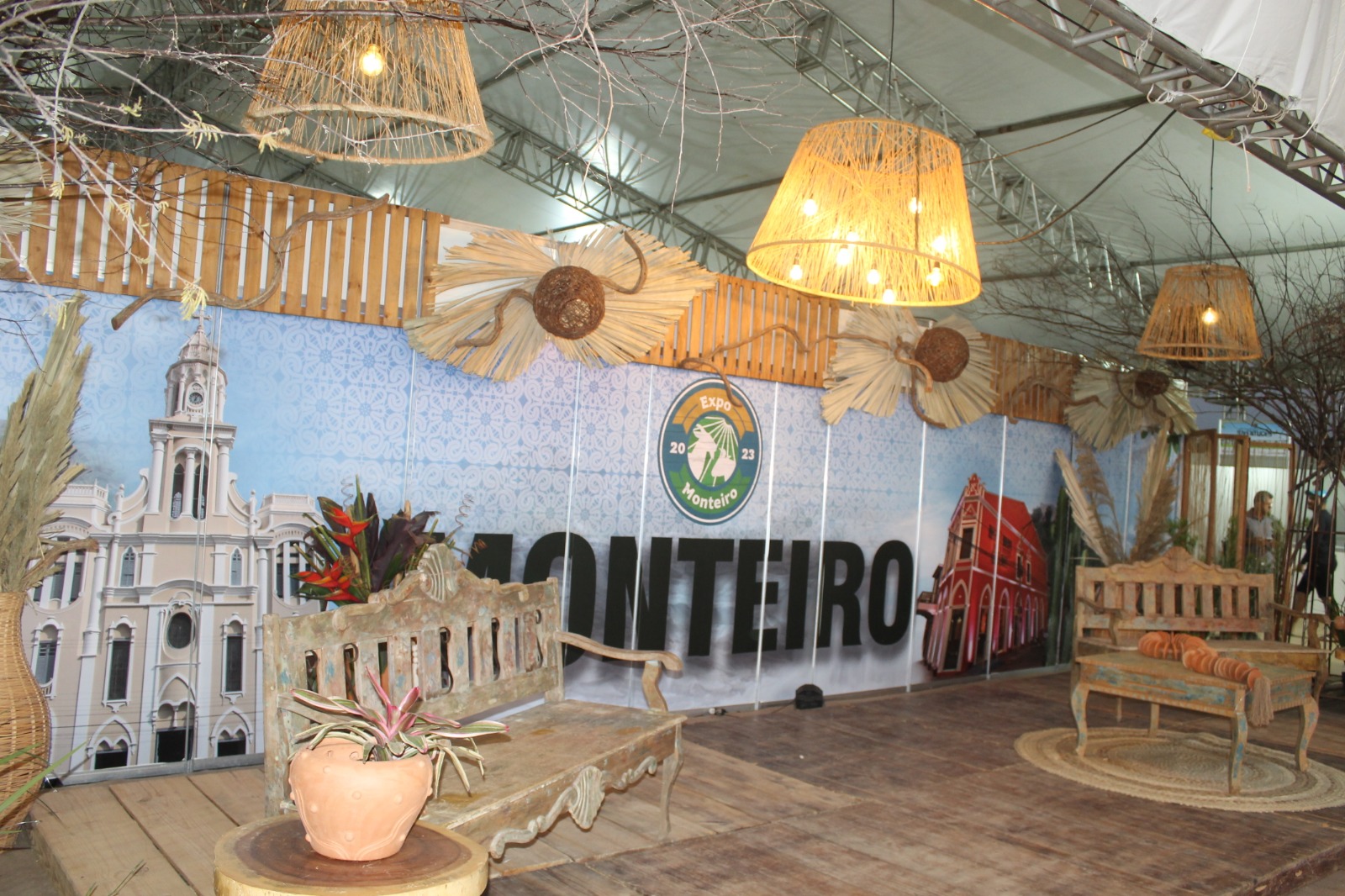 IMG-20231110-WA0710 Expo Monteiro: Primeiro dia de programação do evento recebeu visitantes de toda região
