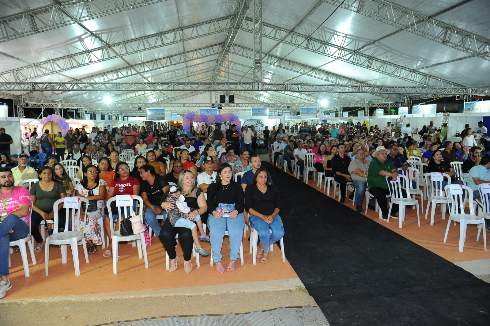 IMG-20231110-WA0735 Expo Monteiro: Primeiro dia de programação do evento recebeu visitantes de toda região