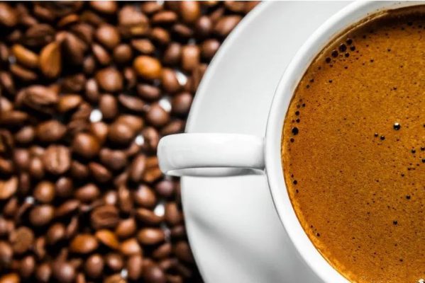 cafe-599x400 Querido pelos brasileiros, café não deve ser misturado com alguns medicamentos