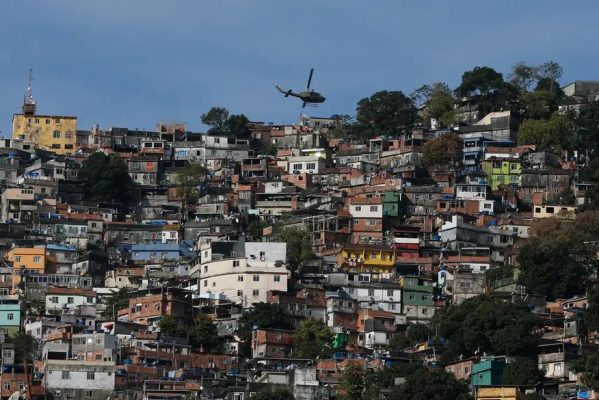 favela_foto_fernando_frazao_agencia_brasil-599x400 Pesquisa revela desigualdades dentro de favelas brasileiras
