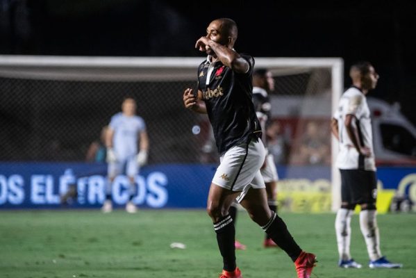 vascofotoleandroamorim2023-1-599x400 Vasco vence Botafogo por 1 a 0 e deixa Z4 do Brasileiro