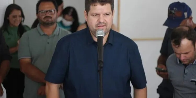 DR-JUNIOR-OURO-VELHO Câmara de Prata aprova título de cidadão ao líder político de Ouro Velho, Dr. Júnior
