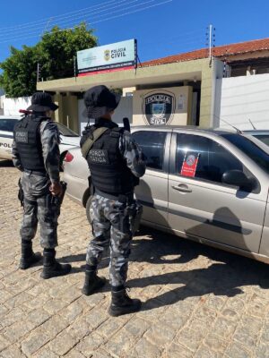 WhatsApp-Image-2023-12-28-at-10.04.53-300x400 Força Tática da Polícia Militar em Monteiro recupera veículo com restrição de roubo/furto