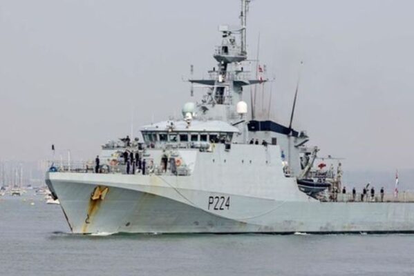 navio-reino-unido-28122023132250087-599x400 Venezuela chama de 'provocação' e 'ameaça' a chegada de navio de guerra britânico à Guiana