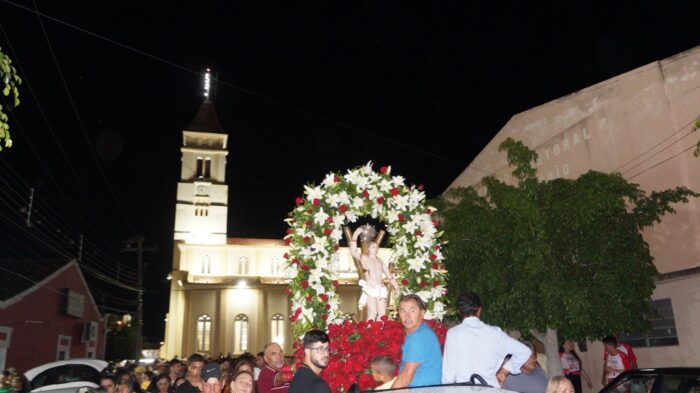 DSC00677-700x393 Festa de São Sebastião do Umbuzeiro se encerra com procissão e missa