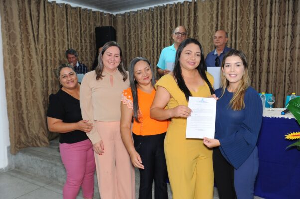 IMG-20240103-WA0033-602x400 Prefeita Anna Lorena participa de cerimônia de posse dos novos diretores escolares municipais