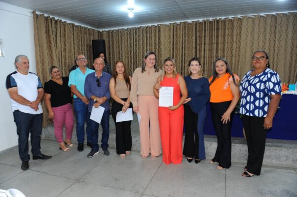 IMG-20240103-WA0042-602x400 Prefeita Anna Lorena participa de cerimônia de posse dos novos diretores escolares municipais