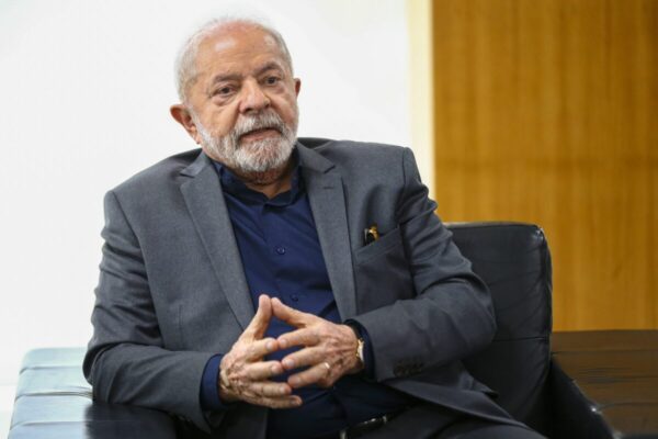 Lula-presidente-Governo-Bolsonaro-1200x800-1-600x400 Governo Lula debocha de operação da Polícia Federal contra clã Bolsonaro em postagem: “toc, toc, toc”
