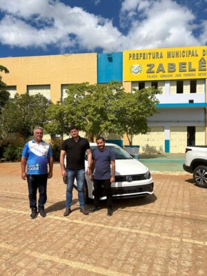 WhatsApp-Image-2024-01-11-at-16.19.23-300x400 Prefeito Dalyson Neves entrega 3 novos veículos para população de Zabelê