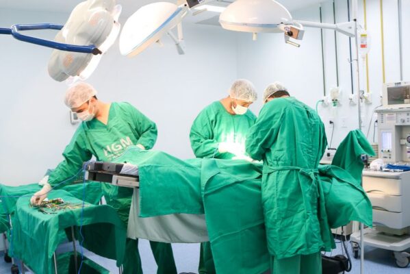 cirurgia_opera_paraiba-1-599x400 Paraíba é destaque na imprensa nacional sobre ranking de estados que podem zerar fila de cirurgias no SUS