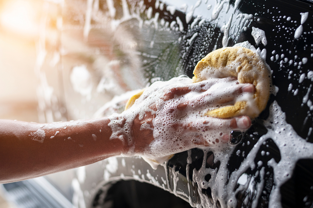 como-lavar-o-carro-em-casa Sapé contrata mais de 1.500 lavagens de veículos da prefeitura em licitação de R$ 126,8 mil com lava a jato