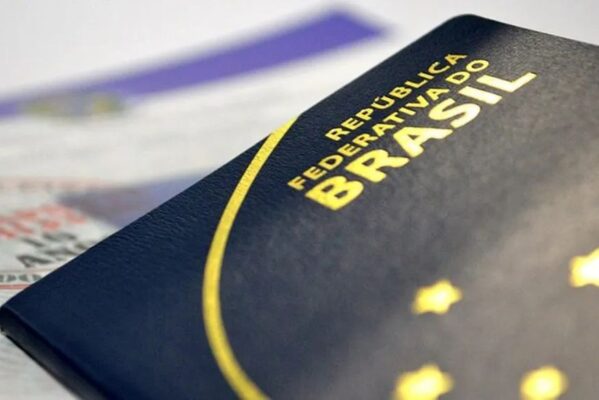 passaporte-599x400 Vistos para o Brasil passam a ser obrigatórios para turistas dos EUA, Canadá e Austrália; entenda