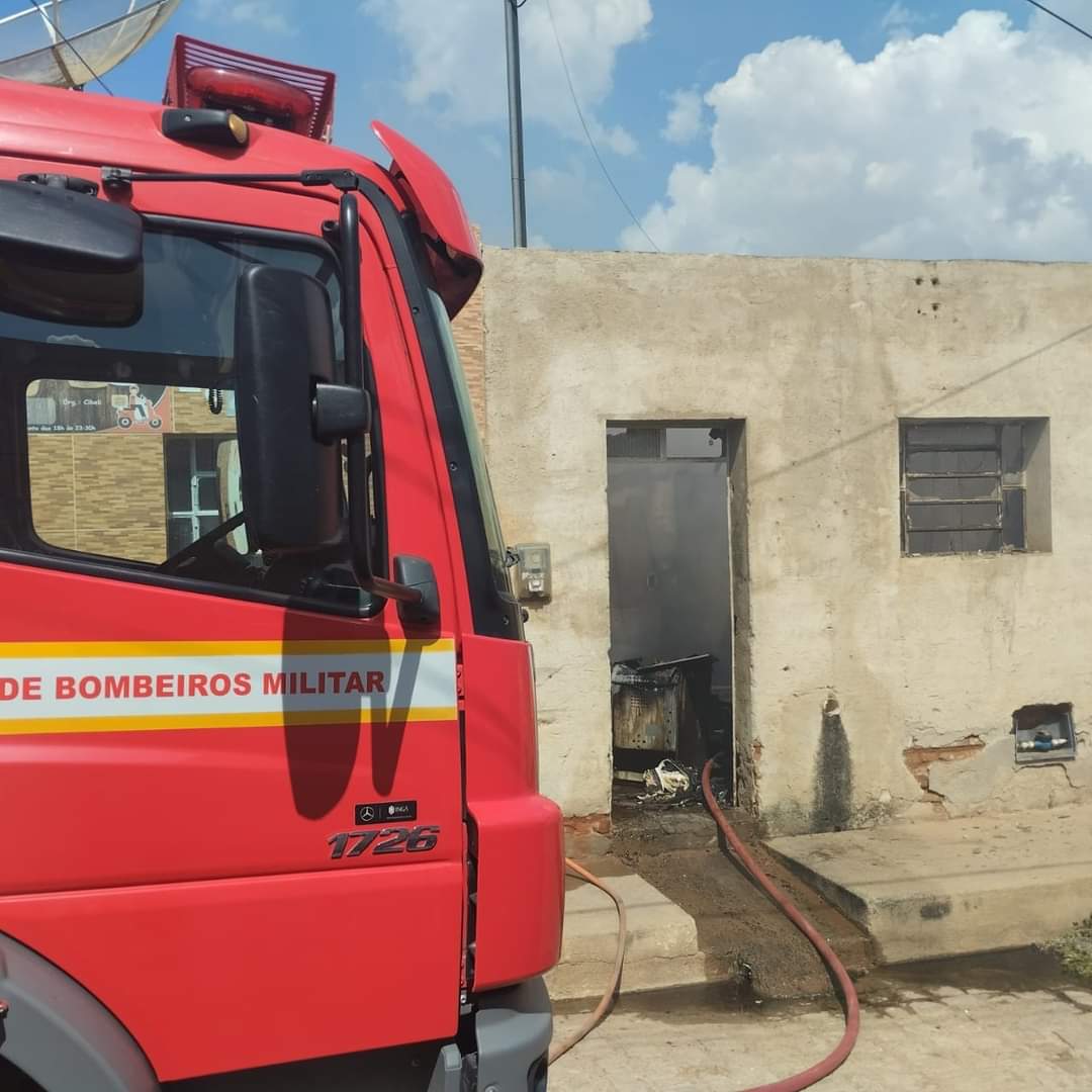 FB_IMG_1707418432462 Em Monteiro: Combate a Incêndio em Residência na Vila Santa Maria é Realizado Pelo Corpo de Bombeiros Militar