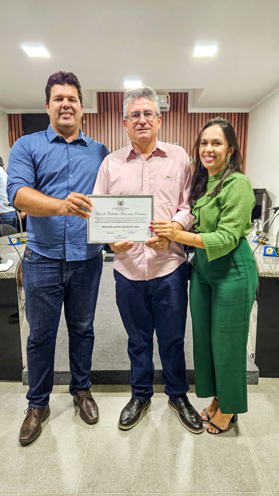 IMG-20240208-WA0214 Prata: Dr. Romualdo recebe título de cidadão e anuncia ambulância para o município