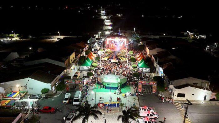IMG-20240212-WA0161-700x394 Cerca de 15 mil pessoas estiveram presentes na abertura do Tigre Fest em São João do Tigre e prefeito comemora sucesso do evento