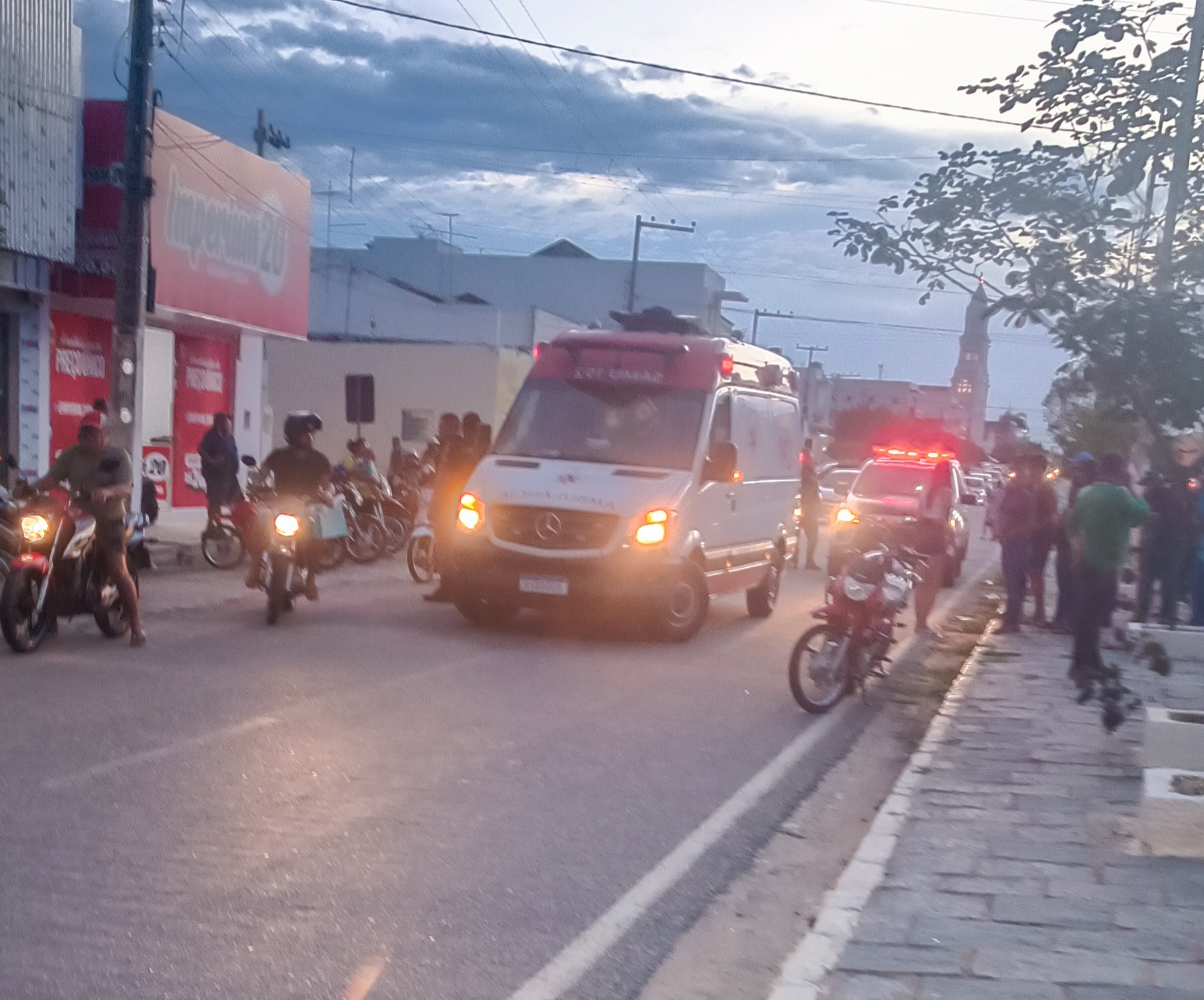 IMG_20240223_181838 Acidente no Centro de Monteiro: Mulher é Atropelada por Motociclista que Foge sem Prestar Socorro